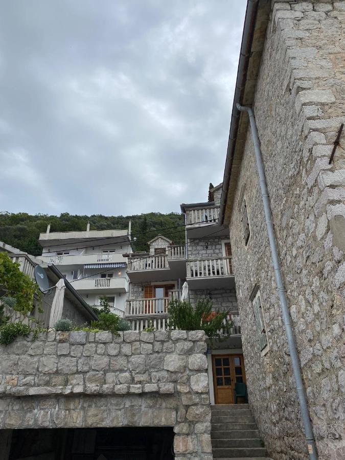 Apartment Aleksandar Tivat Exterior photo