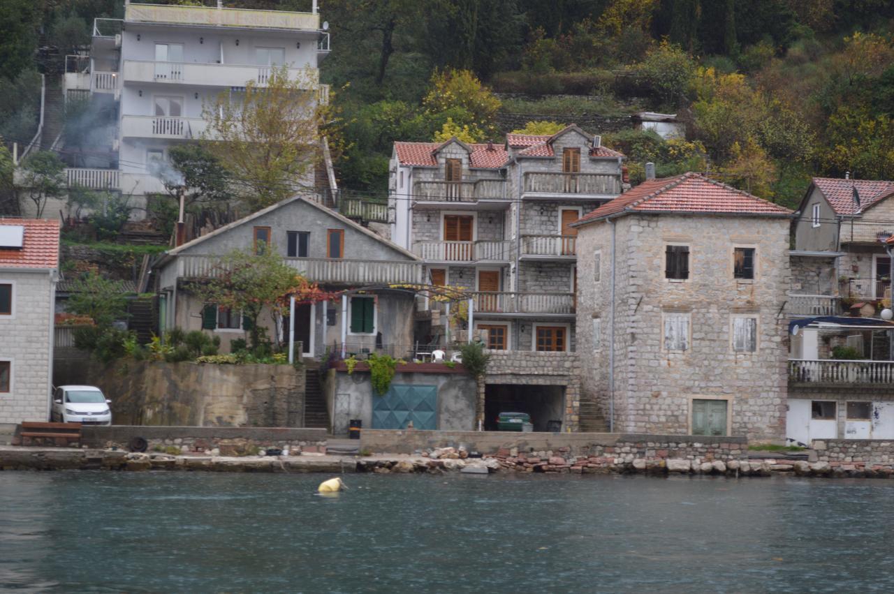 Apartment Aleksandar Tivat Exterior photo